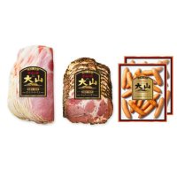 ☆送料込み☆【大山ハムギフト】「カントリーロースト・ペッパーシンケン・あらびきポークウインナー」3種4品詰め合わせ　(クール）＜メーカー直送＞