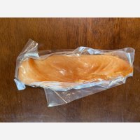 あけまの森、ベーコン小屋の頑固オヤジが作る塩だけスモークチキン（2〜4本入り、約520〜550ｇ）