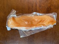 あけまの森、ベーコン小屋の頑固オヤジが作る塩だけスモークチキン（2〜4本入り、約520〜550ｇ）