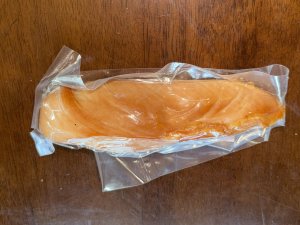 画像1: あけまの森、ベーコン小屋の頑固オヤジが作る塩だけスモークチキン（2〜4本入り、約520〜550ｇ）