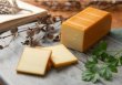画像1: あけまの森、ベーコン小屋の頑固オヤジが作るスモークチーズ（約460ｇ） (1)